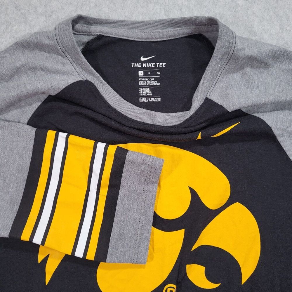 Iowa Hawkeyes Womens Small Athletic Cut‎ Nike Tee Black 3/4 Length Stripe Sleeve